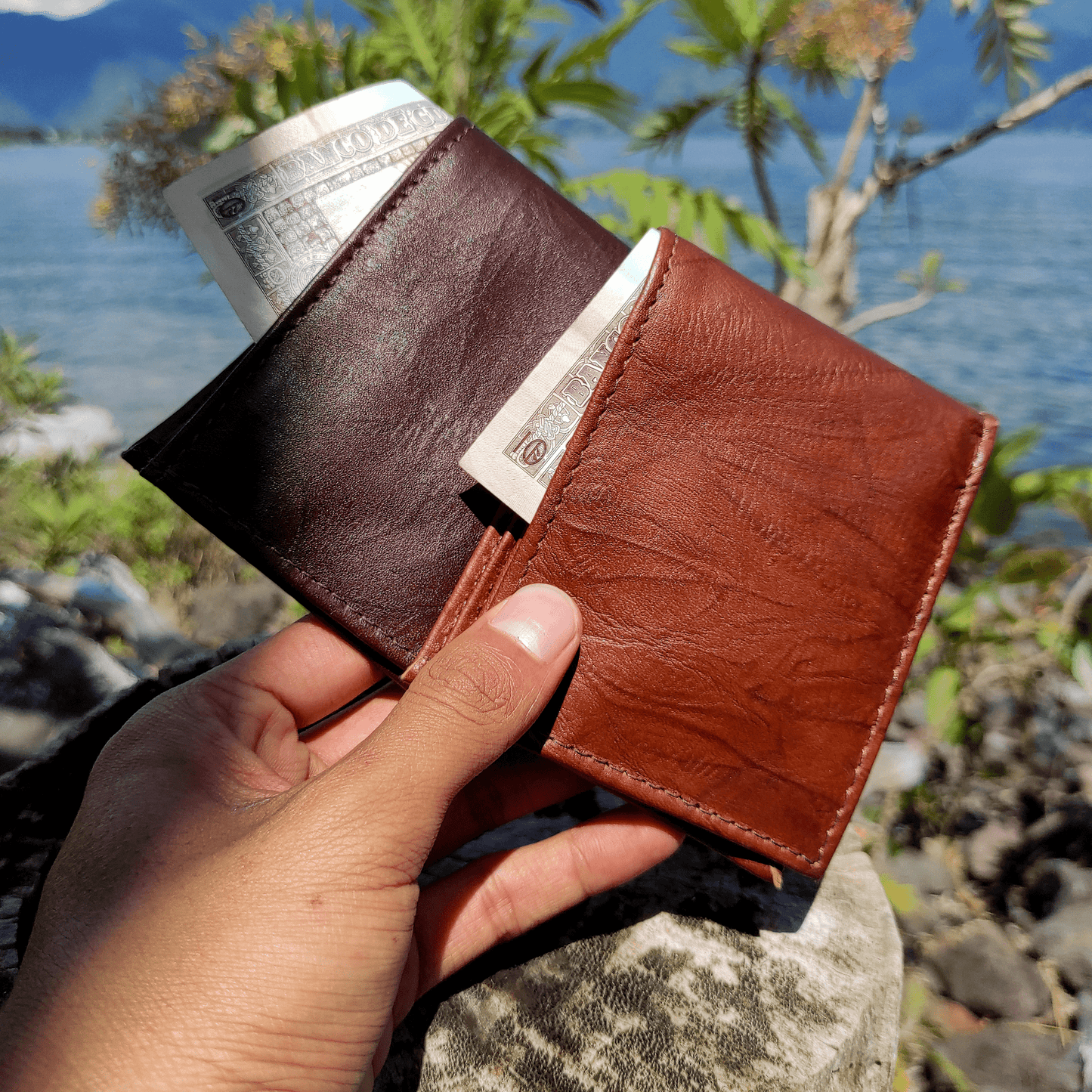 Leather Bifold Wallet with ID Window - Atitlan Leather