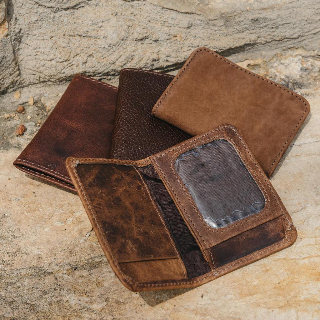 Mens Leather Wallet with Coin Pocket and ID Window - Atitlan Leather