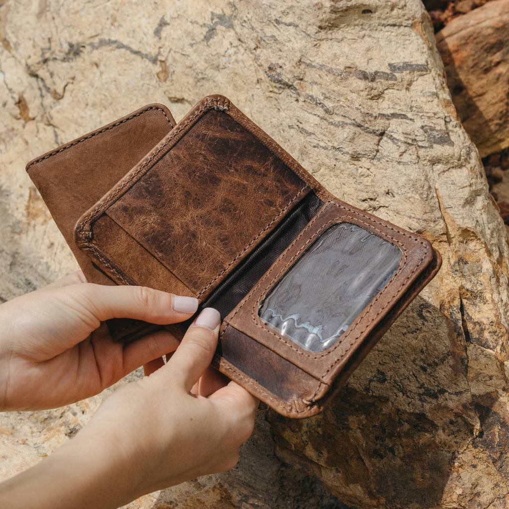 Mens Leather Wallet with Coin Pocket and ID Window - Atitlan Leather